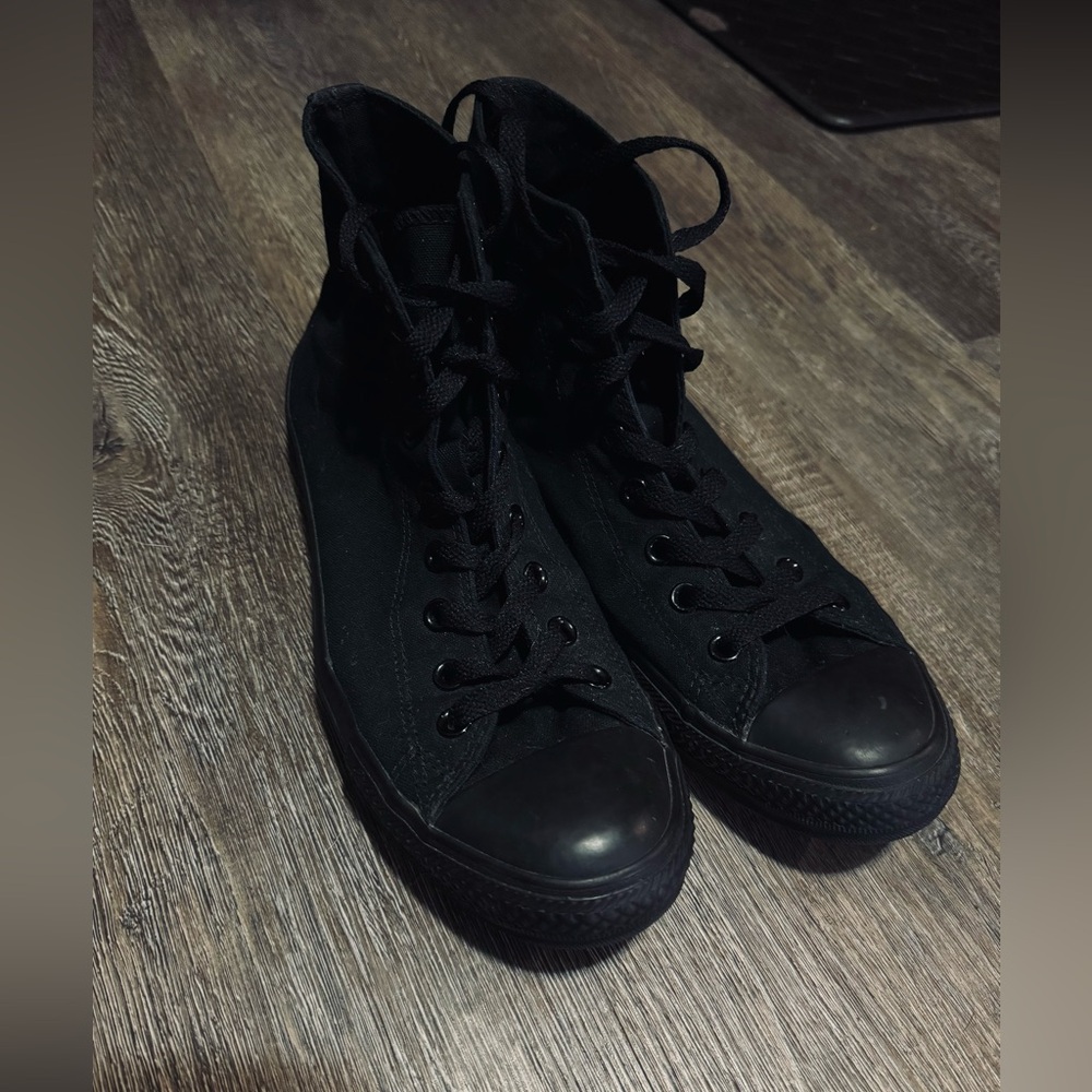 Men’s high top Converse Size 10